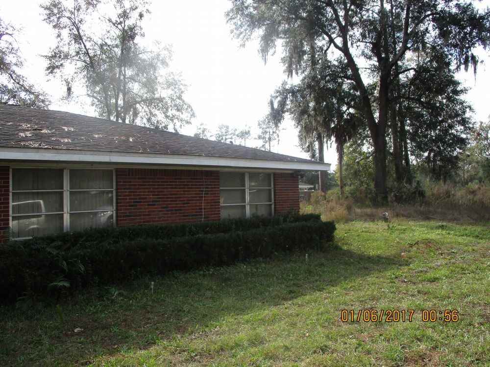 44076 Woodside Ln - Photo 2 of 2