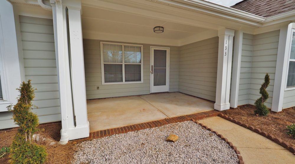 133 Heath Ln - Photo 3 of 24