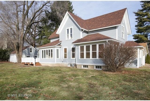 1154 Logan Ave - Photo 2 of 11