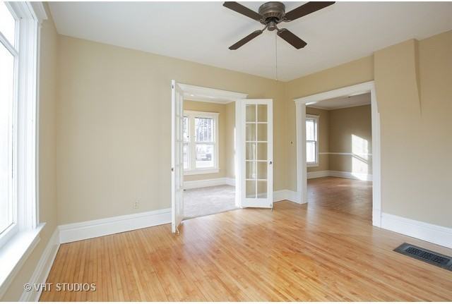 1154 Logan Ave - Photo 3 of 11