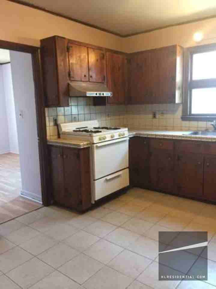 23-23 121st St 1stFL - Photo 3 of 4