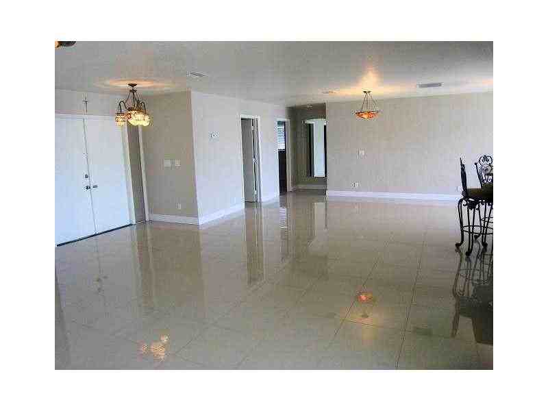 2401 SW 86th Ave - Photo 3 of 9