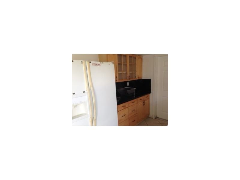 2446 Lee St - Photo 3 of 9