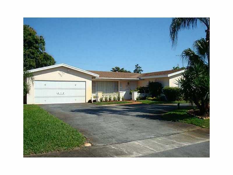 5641 SW 4th Ct - Photo 2 of 7