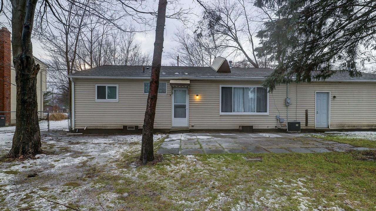 2936 Airport Road - Photo 3 of 20