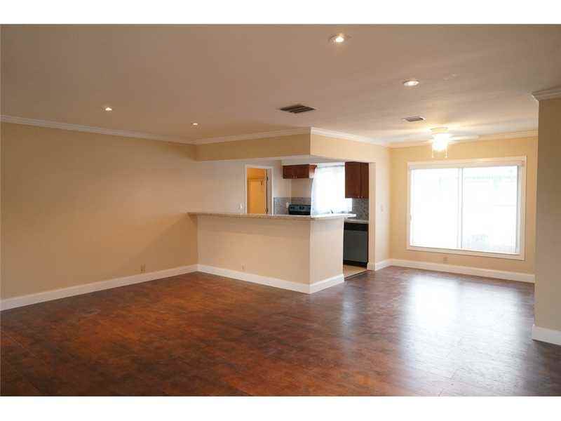 2239 Rodman St - Photo 2 of 9