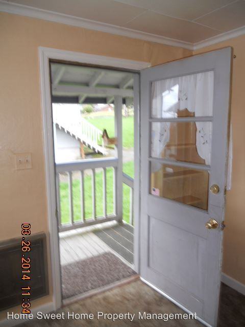 120 S Chehalis St - Photo 3 of 10