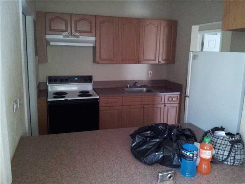 3025 NW 5th St - Photo 2 of 5