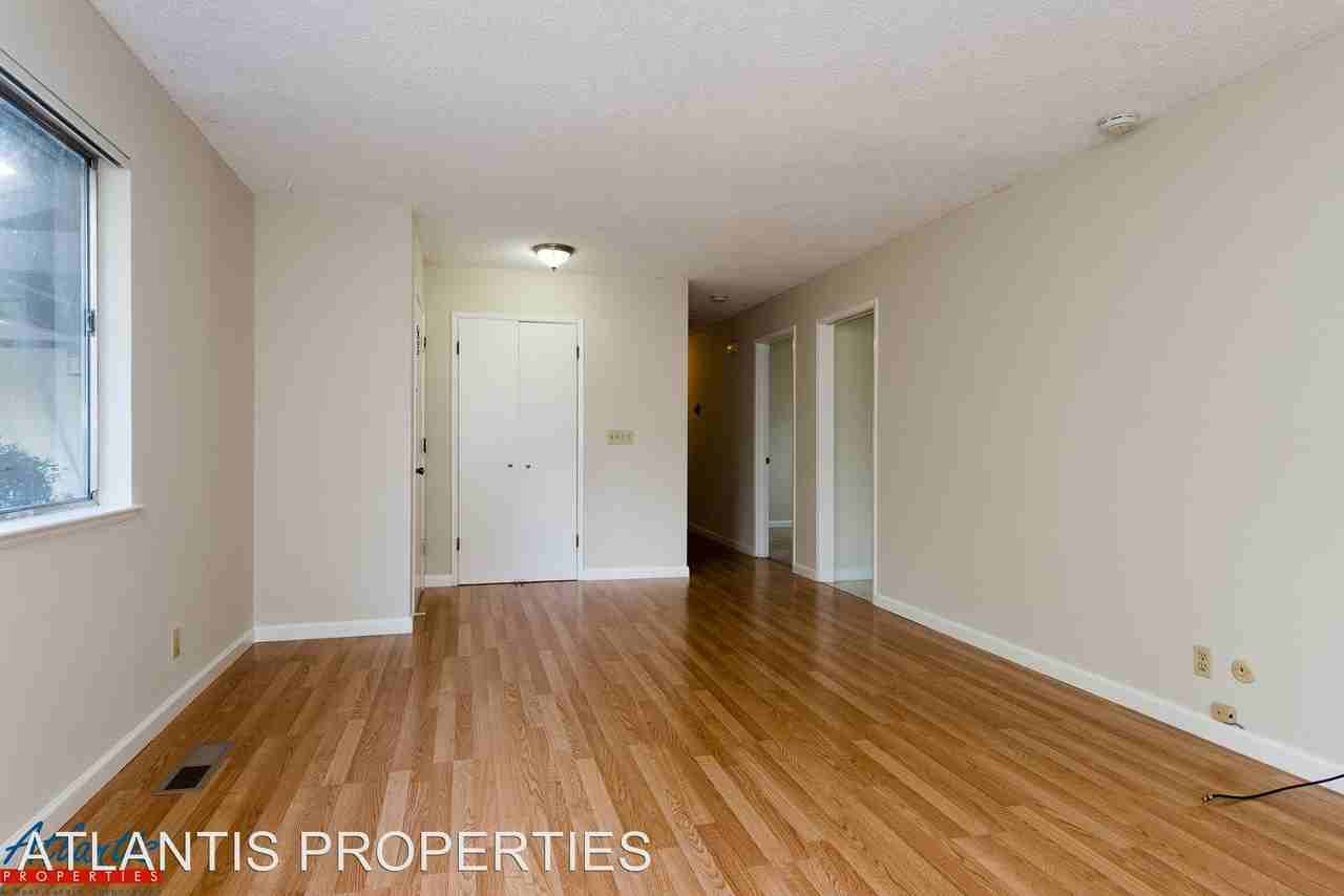 2120 Surrey Pl - Photo 3 of 13