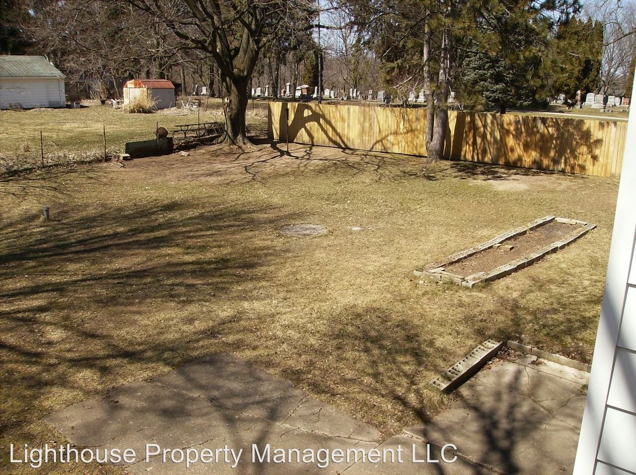 325 Elm St SE - Photo 3 of 12