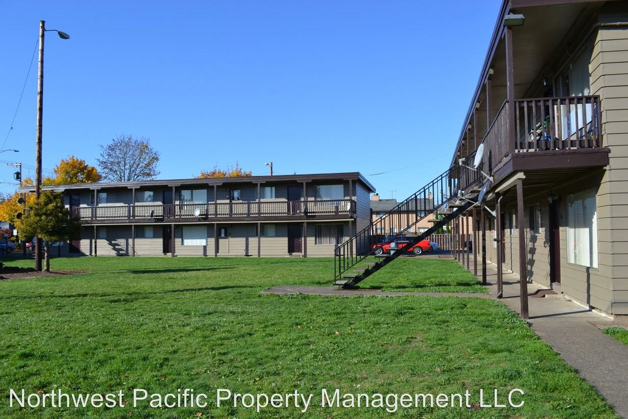 1083 Savage Rd NE - Photo 2 of 14