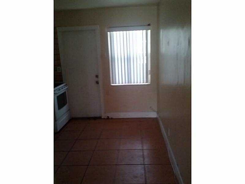 1300 NE 2nd Ave WEST - Photo 3 of 6