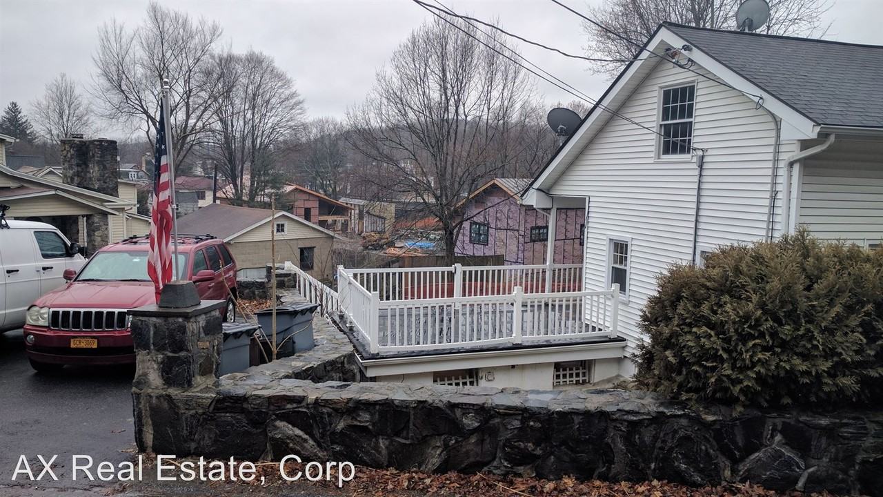 12 Maple Ave - Photo 2 of 12