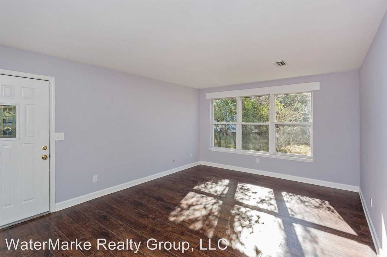 10914 Indies Dr N - Photo 3 of 21
