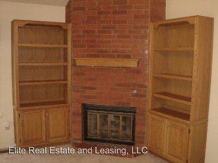 7925 NW 82nd St - Photo 2 of 12