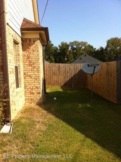 216 Redcedar Cove - Photo 3 of 3