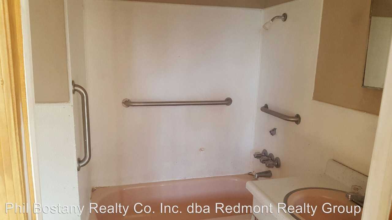 1701 1st Ave W - Photo 3 of 5