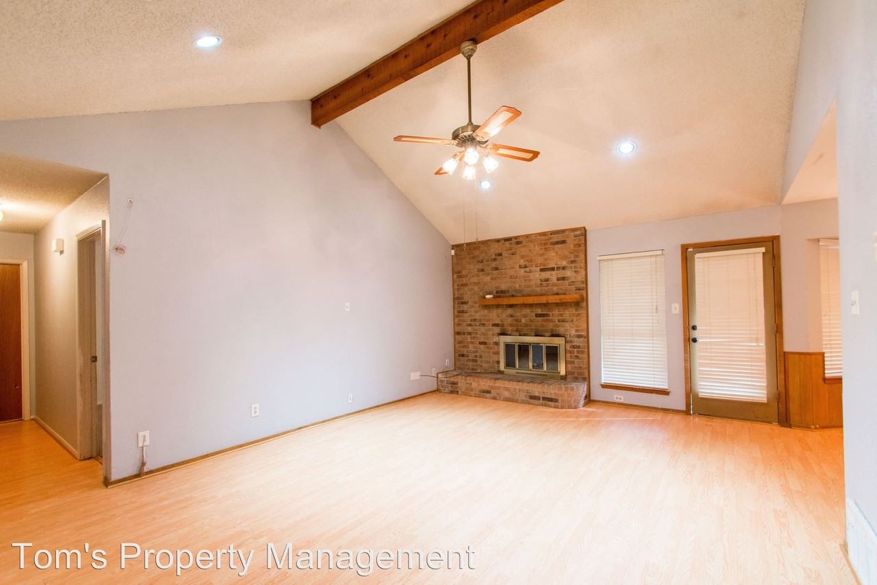 1003 Kane St - Photo 2 of 15