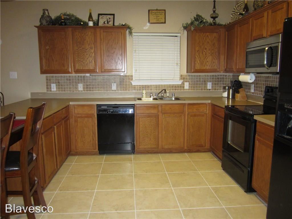 817 Kentucky Derby Ln - Photo 2 of 15