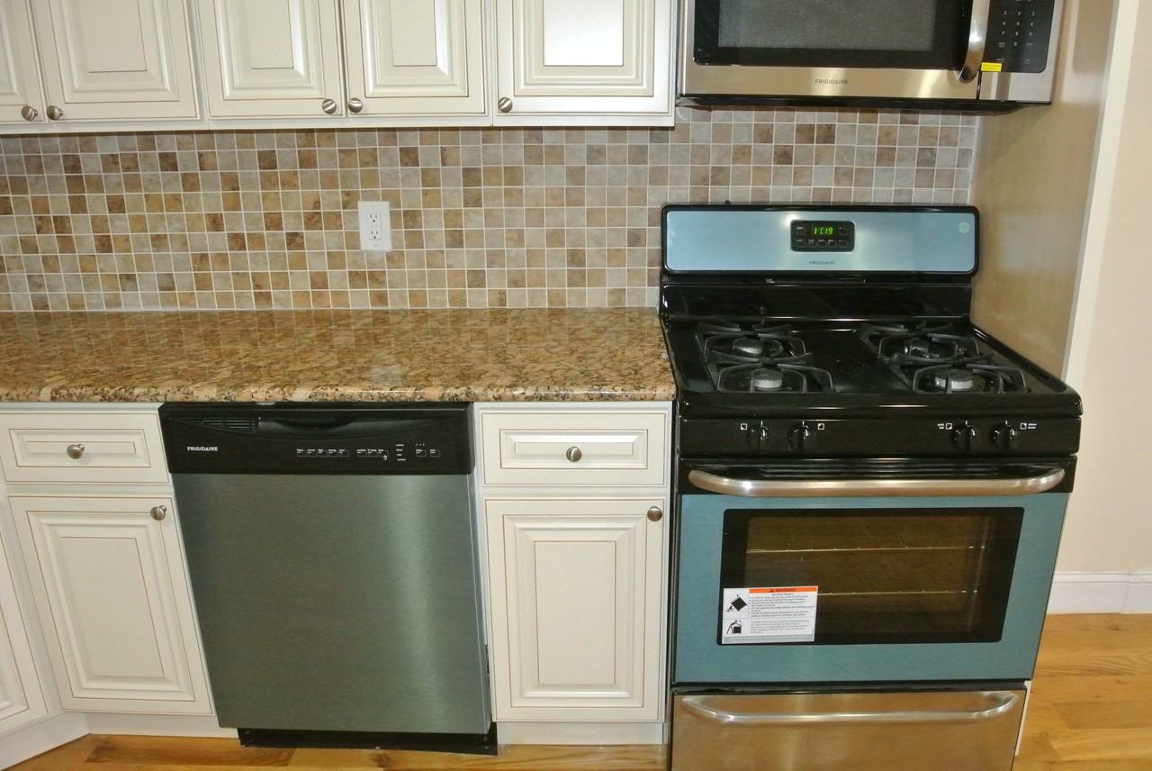 13324 Francis Lewis Boulevard 2nd - Photo 3 of 9