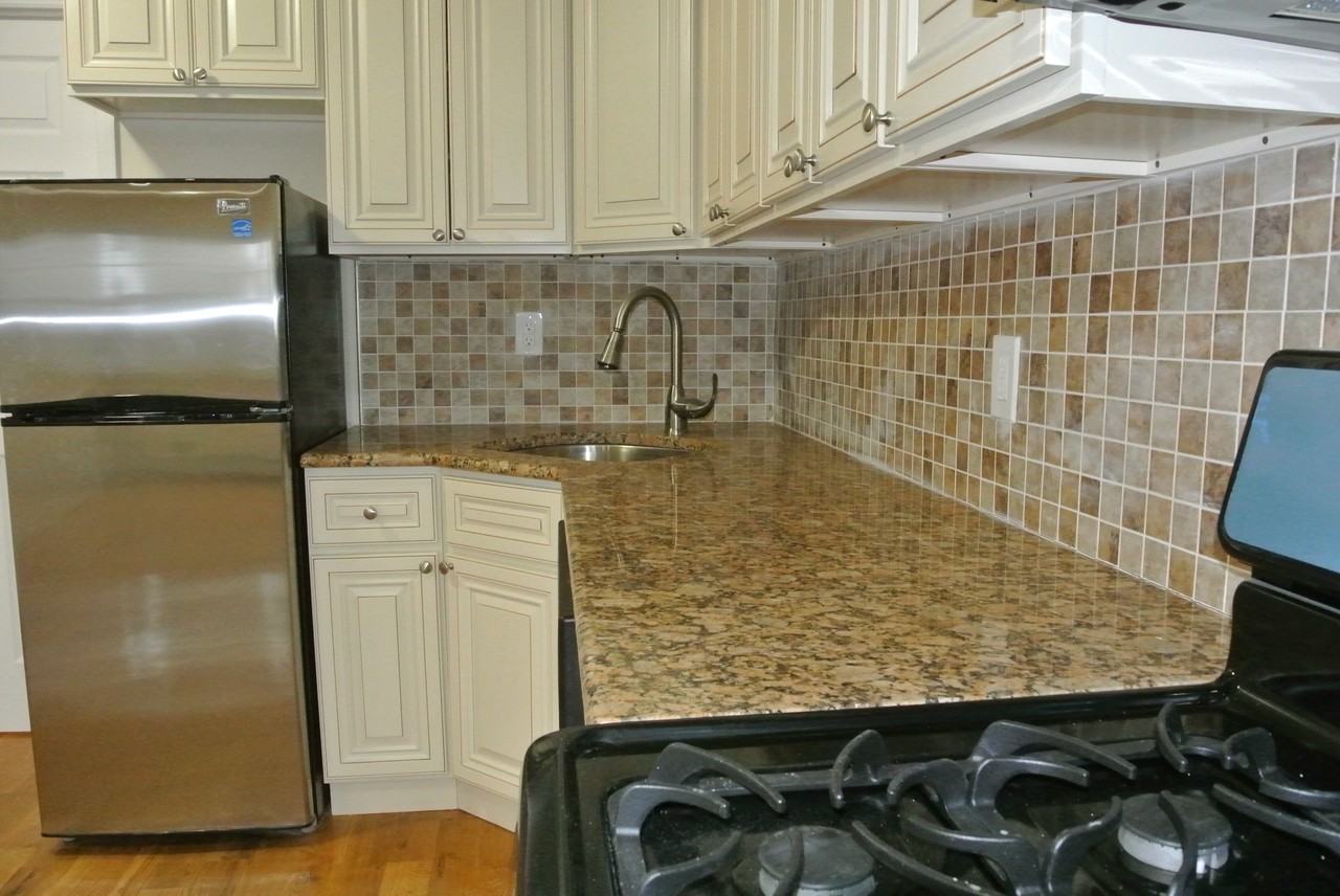 13324 Francis Lewis Boulevard 2nd - Photo 2 of 9