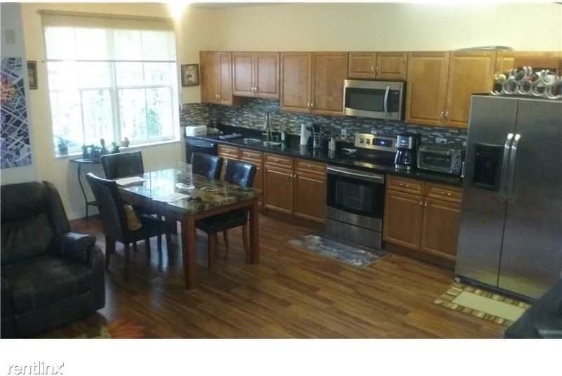 12542 SW 126th Ave - Photo 3 of 9