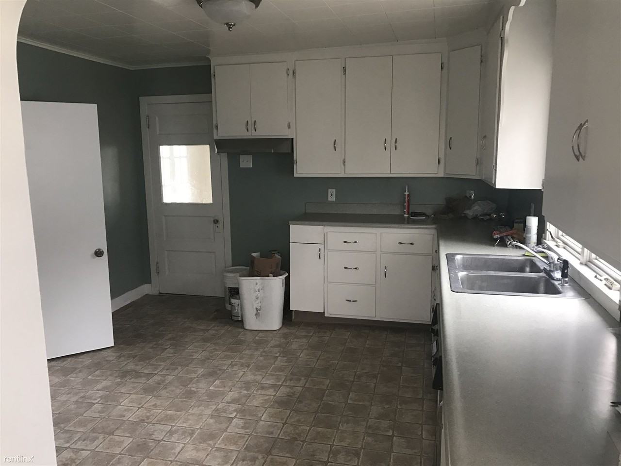 903 S Monroe St - Photo 2 of 16