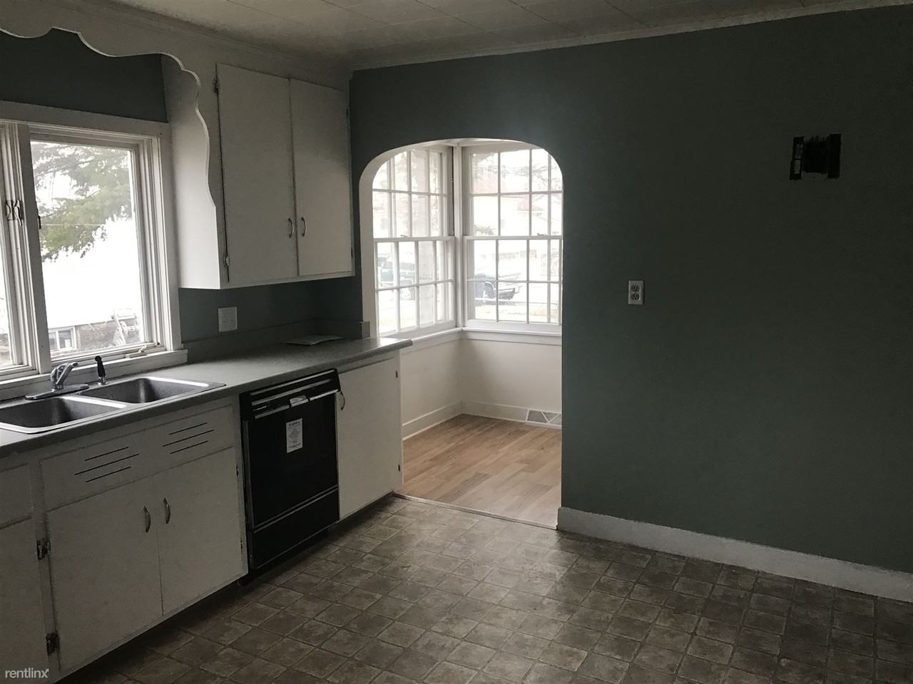 903 S Monroe St - Photo 3 of 16