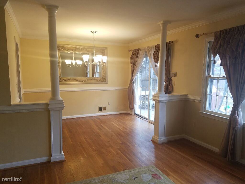 17801 Vinyard Ln - Photo 2 of 16