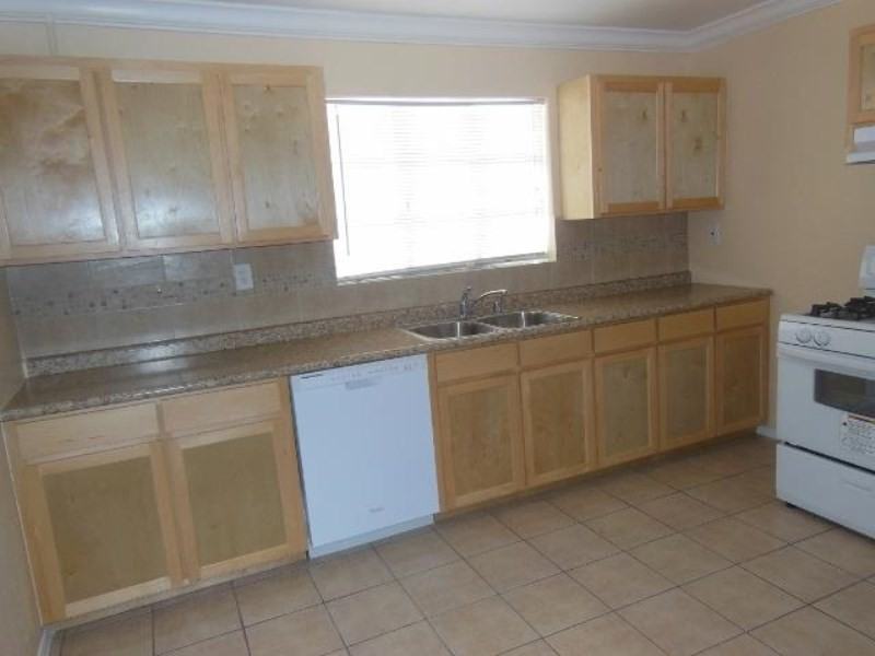 2330 Tremont Ave - Photo 2 of 9