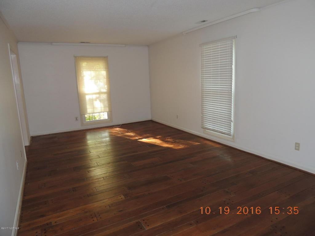 102 Epworth Drive - Photo 3 of 10