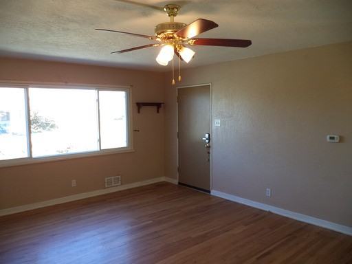 901 Indiana St SE - Photo 2 of 11