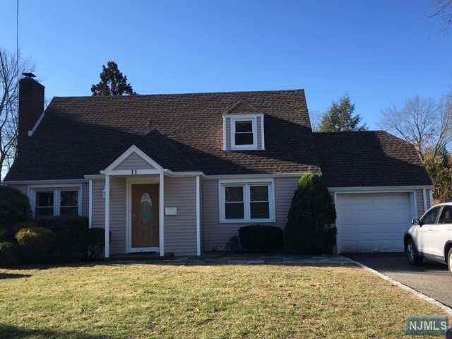 11 Lois Ave - Photo 3 of 15