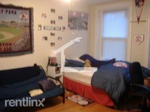 1232 Beacon St - Photo 3 of 10