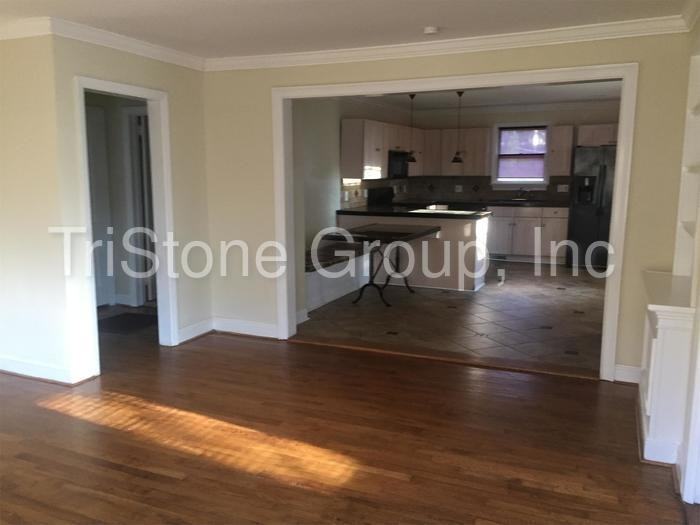 2321 Kingsbury Dr - Photo 2 of 19