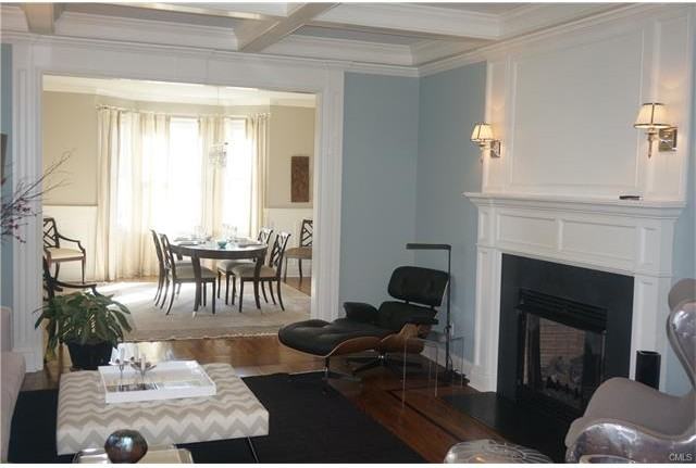 19 Woodhill Rd - Photo 3 of 25