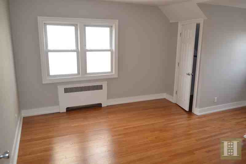 1516 Hawthorne St #2 - Photo 2 of 4