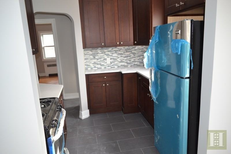 1516 Hawthorne St #2 - Photo 3 of 4