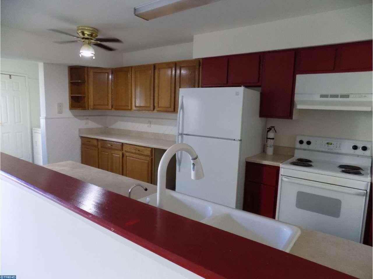 429 Colonial Dr - Photo 2 of 16