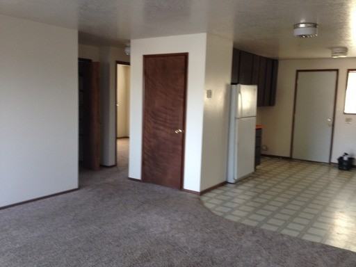 2239 Everett St - Photo 3 of 6