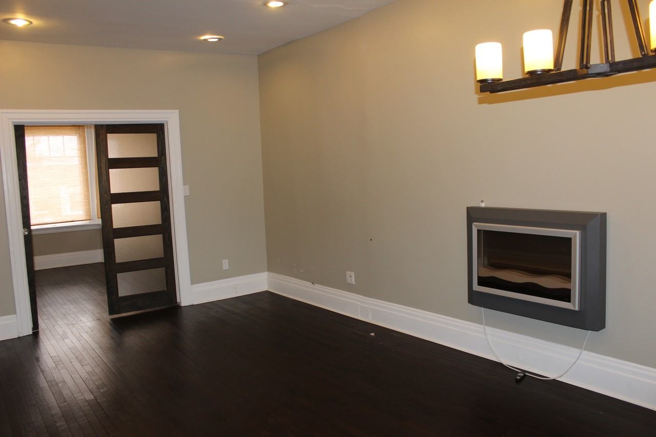 251 Barrie Street #2 - Photo 2 of 7