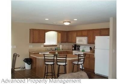 301 Brookway Dr - Photo 2 of 6