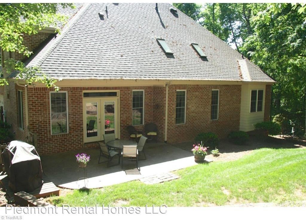 7563 Auburnwood Dr - Photo 2 of 28