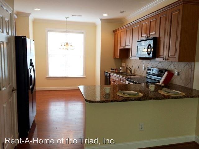 44 Nandina Dr - Photo 3 of 11