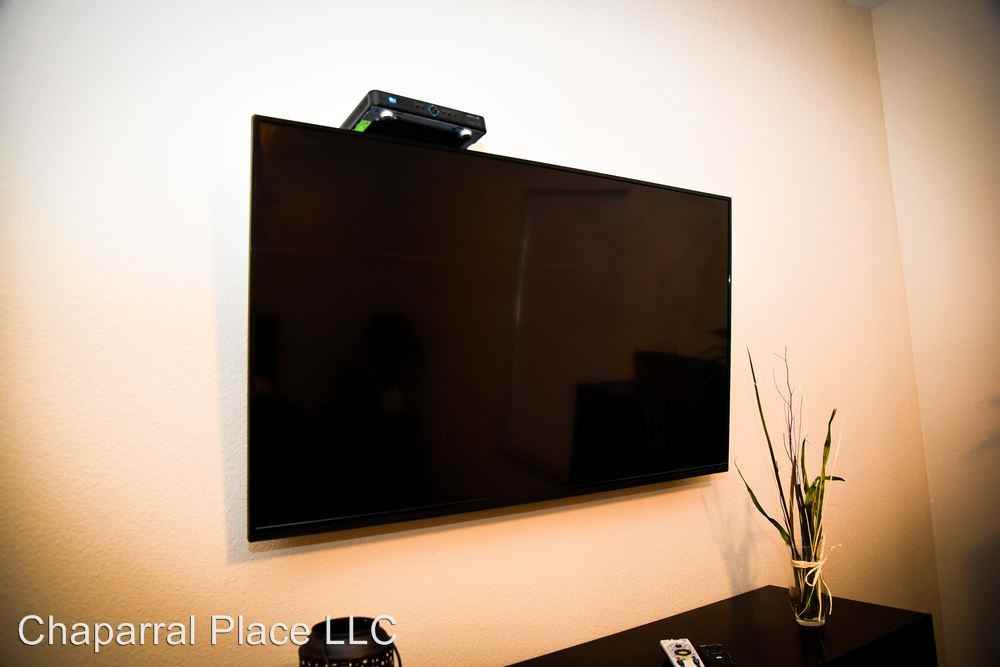 1121 W. Oaklawn - Photo 3 of 9