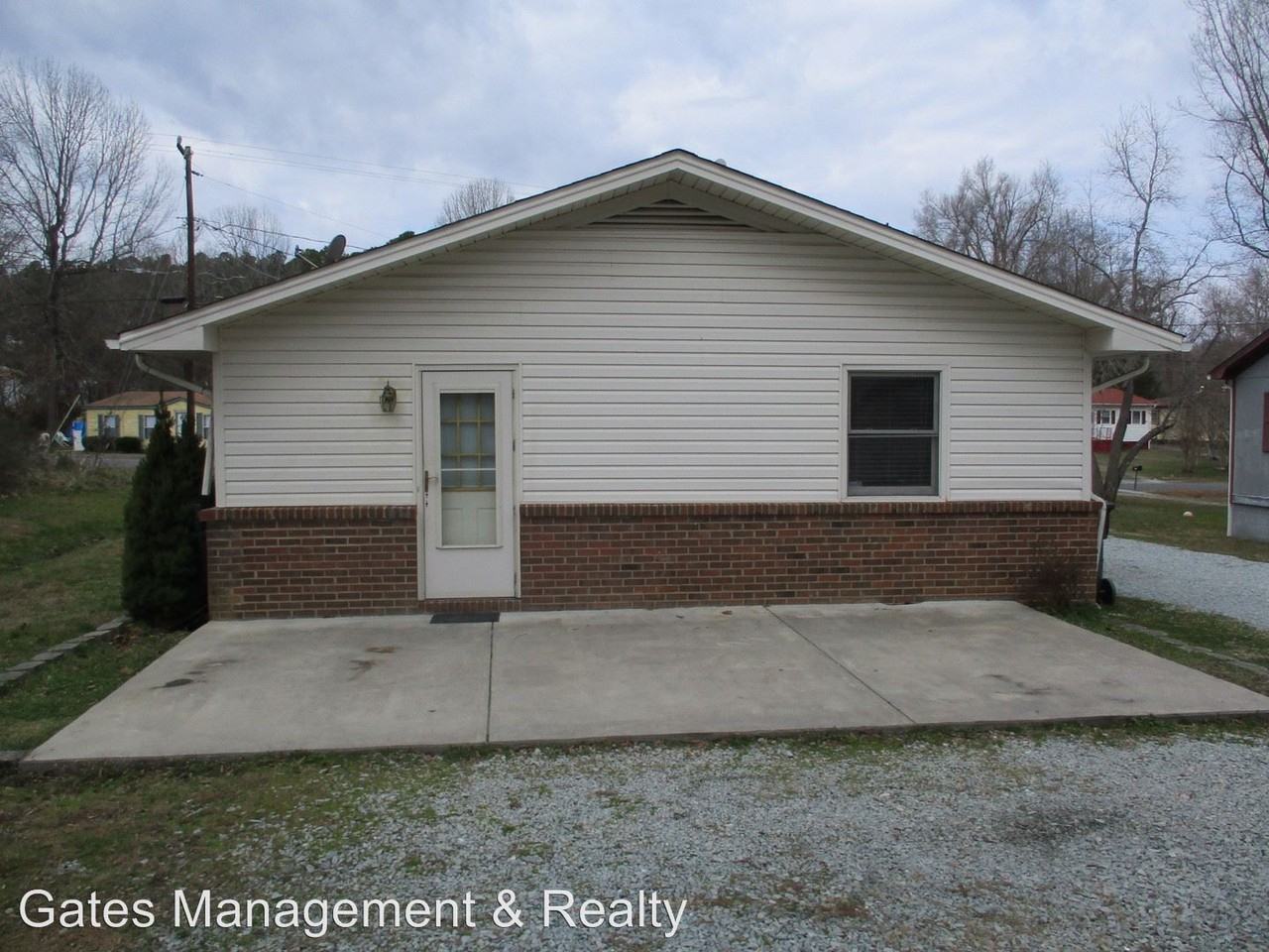 101 Lawndale Ave - Photo 2 of 14