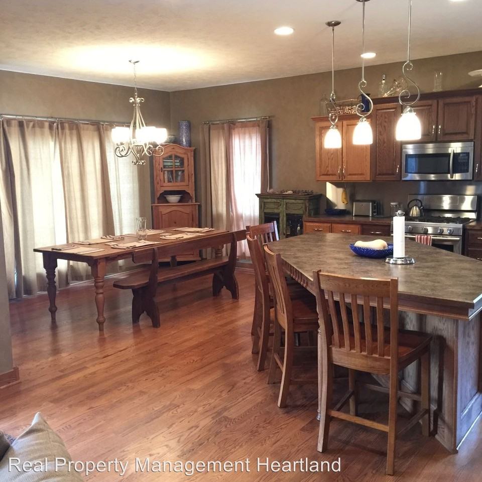 440 Coronado Cir - Photo 2 of 22