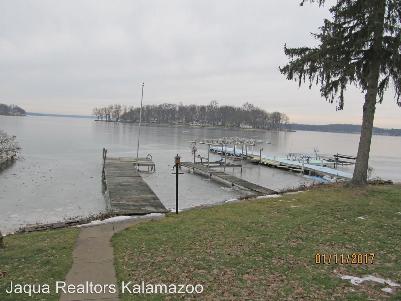 601-799 S Gull Lake Dr - Photo 2 of 14