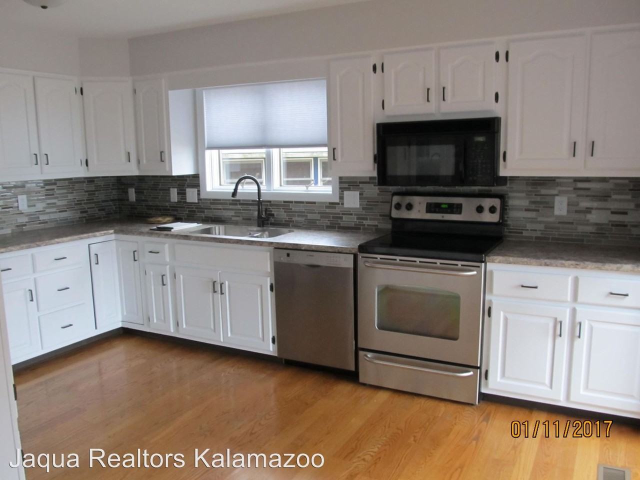 601-799 S Gull Lake Dr - Photo 3 of 14