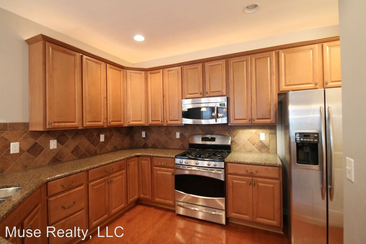 1043 Silver Gull Dr - Photo 2 of 4